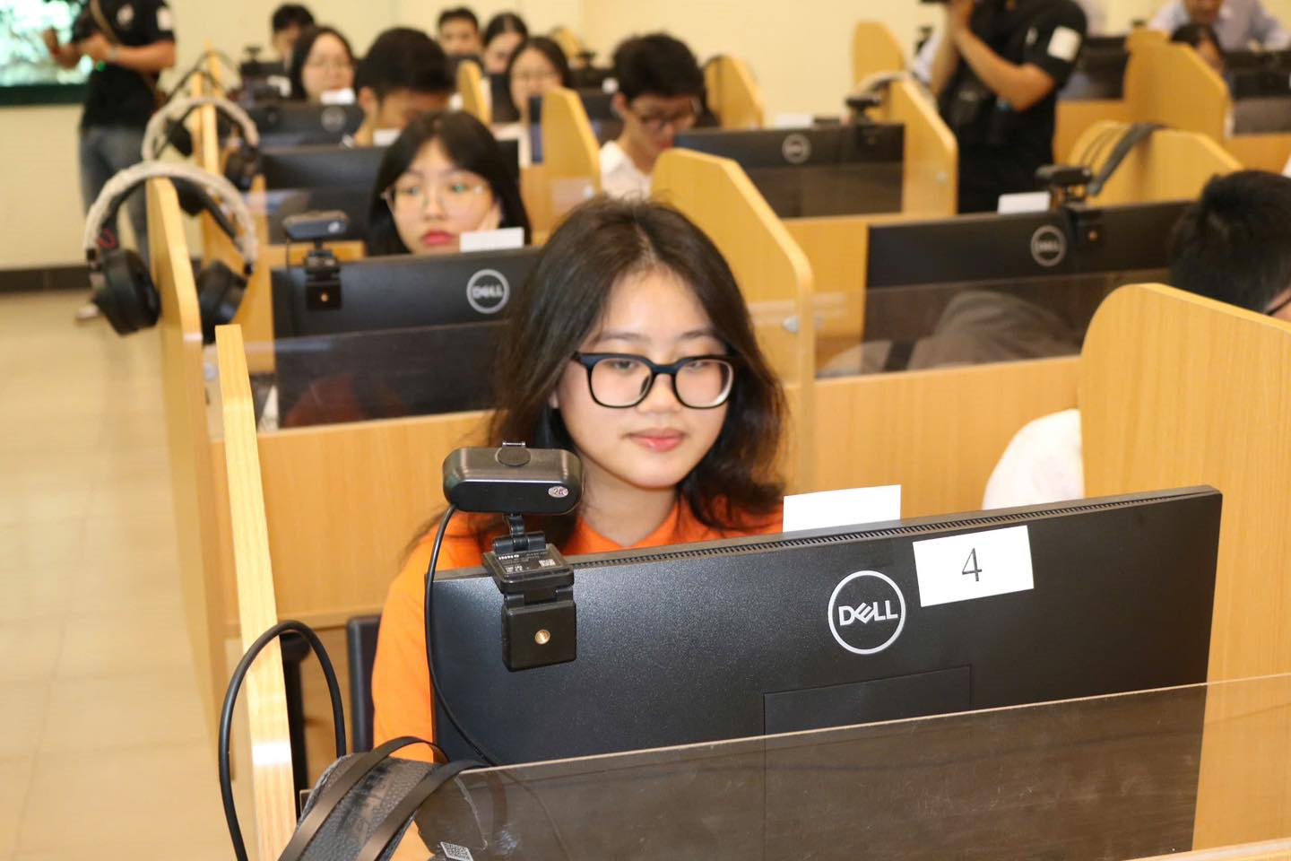 Gần 2.000 thí sinh tranh tài tại Cuộc thi vô địch tin học văn phòng thế giới - Viettel 2025